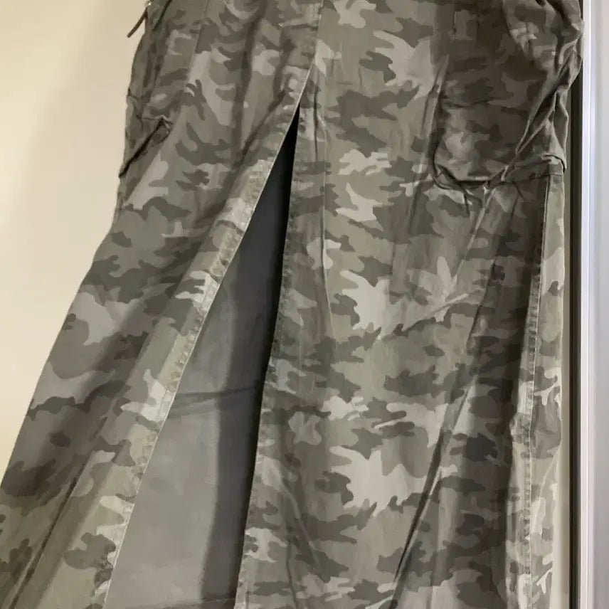 [SOLD OUT] 오디너리홀리데이 카모 카고 롱 스커트