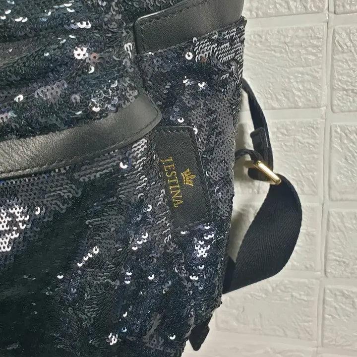 [BUNJANG] J.ESTINA Sequin Backpack / 제이에스티나 스팽글 백팩