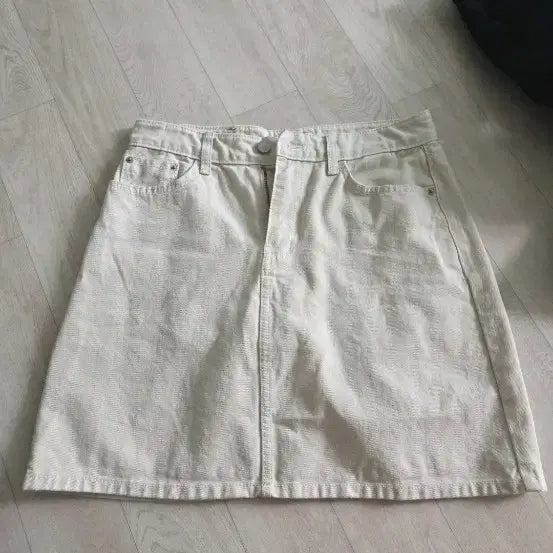 [BUNJANG] Ivory Denim Mini Skirt - Size L / 아이보리 데님 미니스커트 L