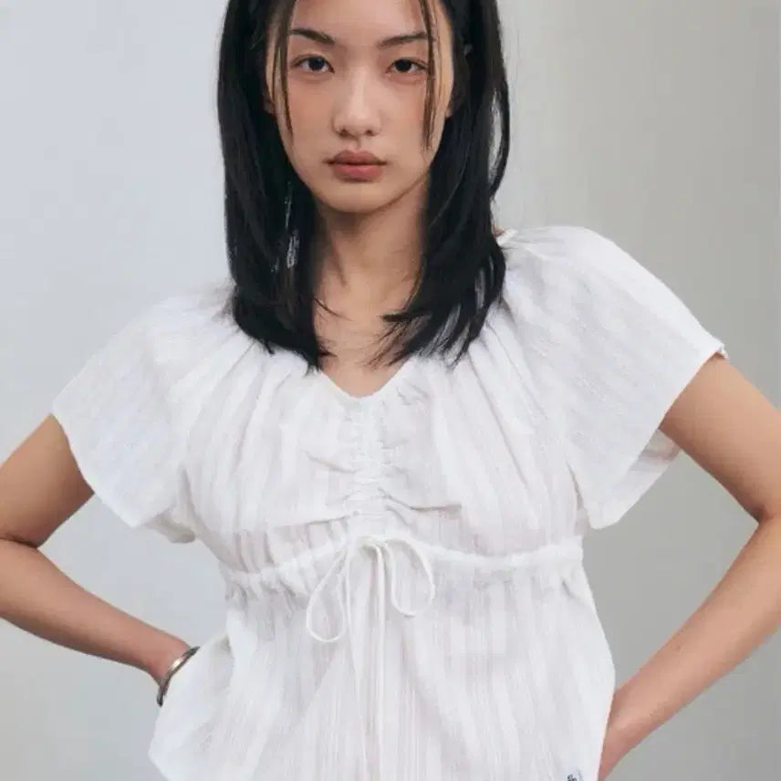 [SOLD OUT] 시티브리즈 셔링 블라우스 아이보리