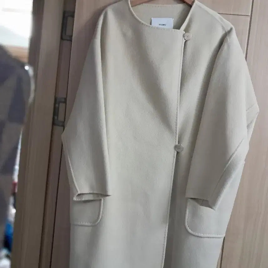 [BUNJANG] Ssumj Ivory Collarless Coat / Ssumj 아이보리 노카라 코트