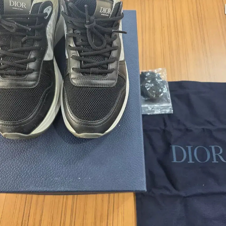 [BUNJANG] Dior B25 Runner Sneakers Black Suede / 디올 B25 러너 스니커즈 블랙 스웨이드 화이트 41.5 사이즈