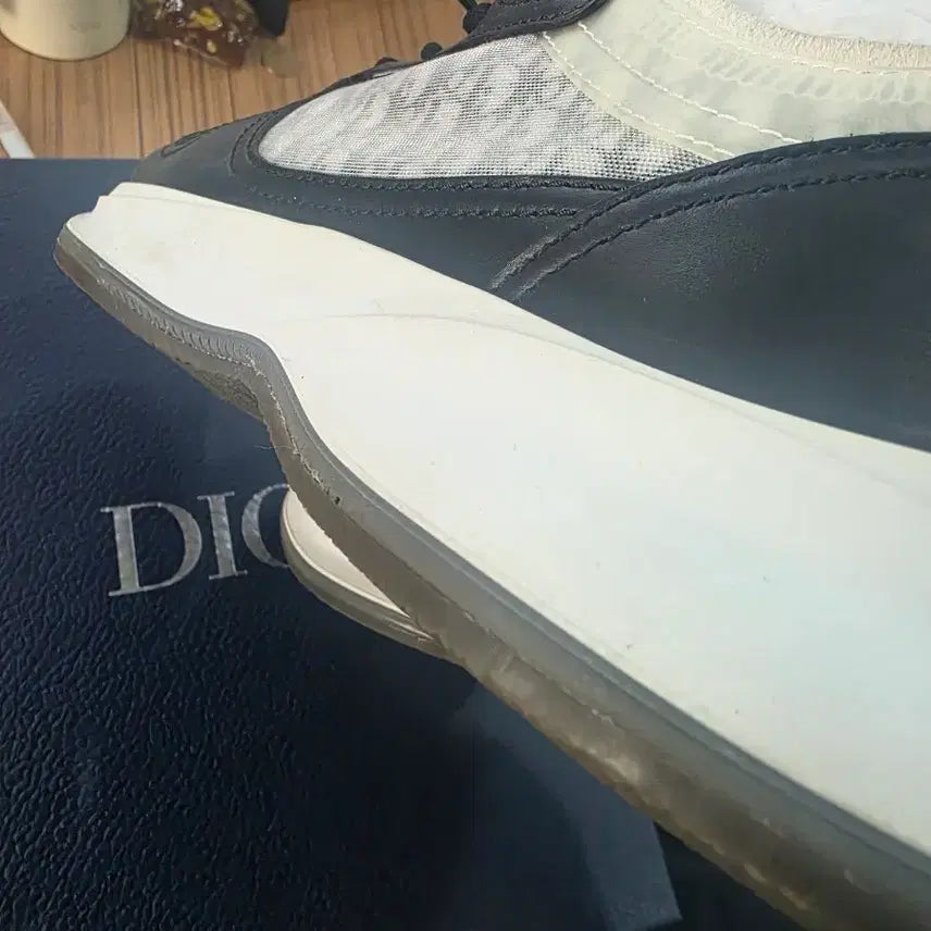 [BUNJANG] Dior B25 Runner Sneakers Black Suede / 디올 B25 러너 스니커즈 블랙 스웨이드 화이트 41.5 사이즈