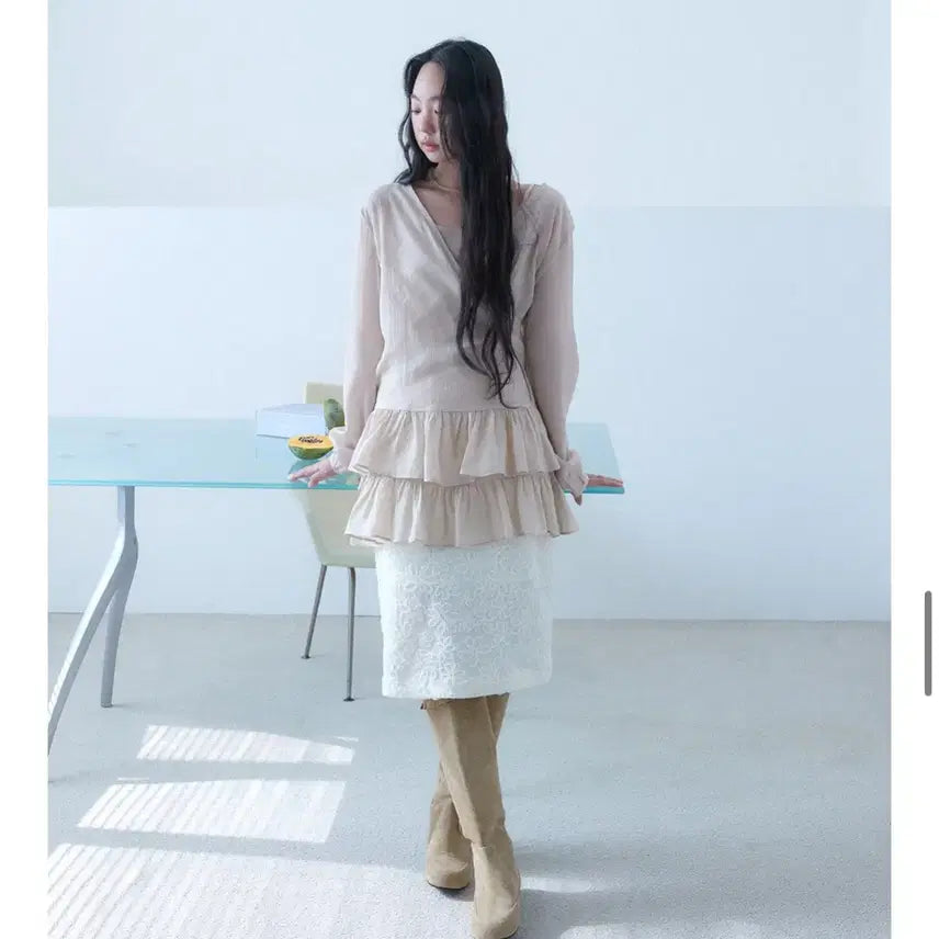 [BUNJANG] Ouro Frill Blouse Set Up - Beige / ouro frill blouse set up beige 새상품