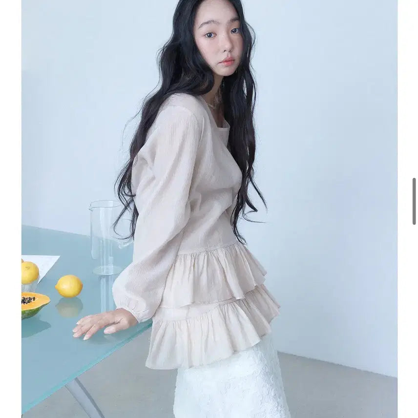 [BUNJANG] Ouro Frill Blouse Set Up - Beige / ouro frill blouse set up beige 새상품