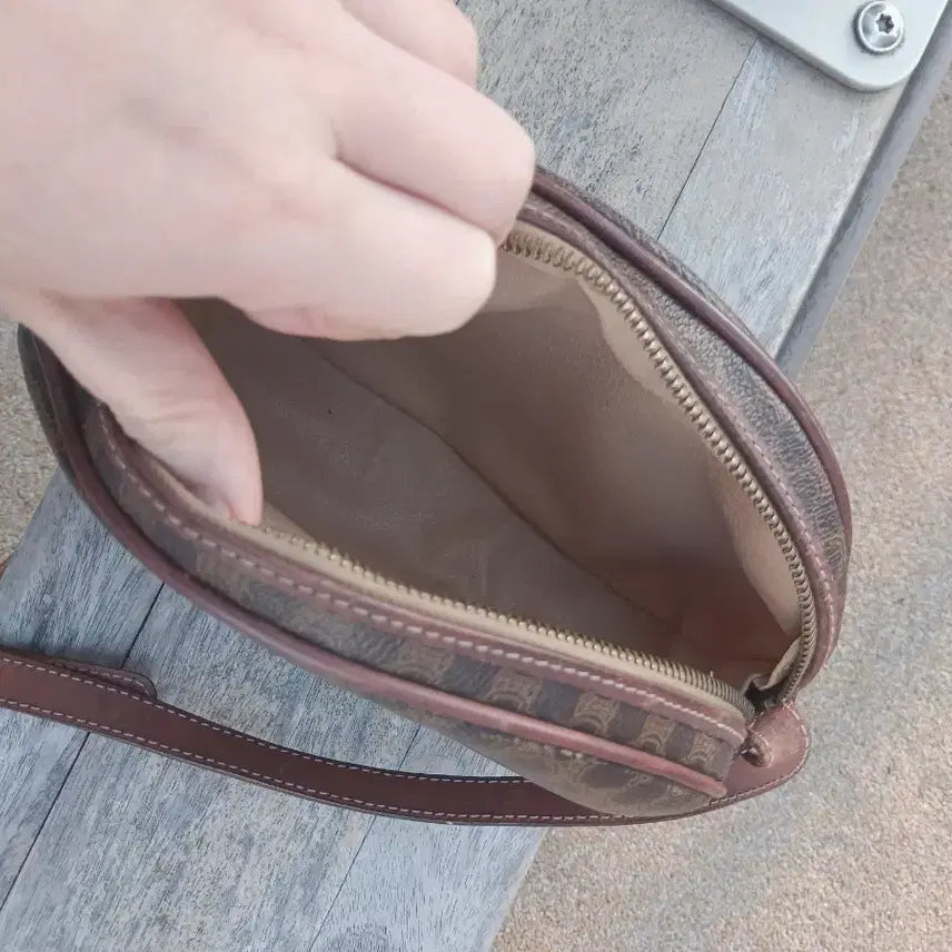 [BUNJANG] Celine Vintage Macadam Triomphe Blazon Camera Bag / [정품] 세린느 빈티지 마카담 트리오페 블라종 카메라백 (숄더/크로스)