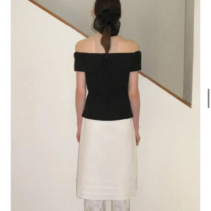 [BUNJANG] 시눈 off shoulder pintuck blouse black / 시눈 off shoulder pintuck blouse black