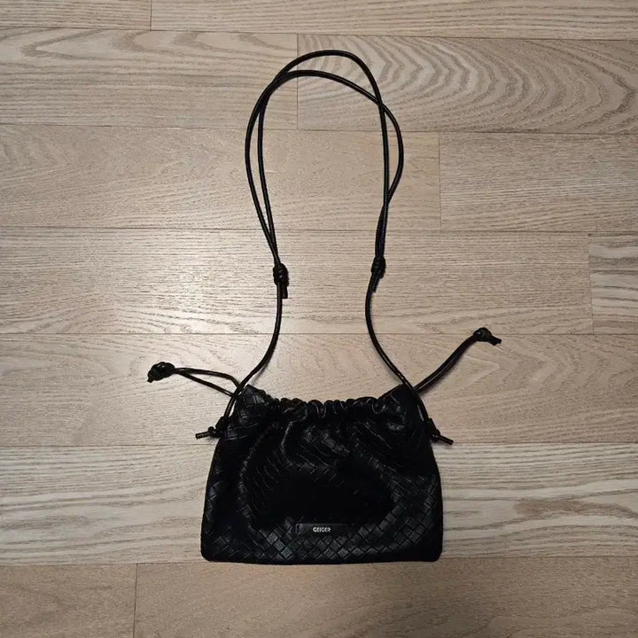 [BUNJANG] Geiger Mini Crossbody Bag / GEIGER 가이거 미니 크로스백