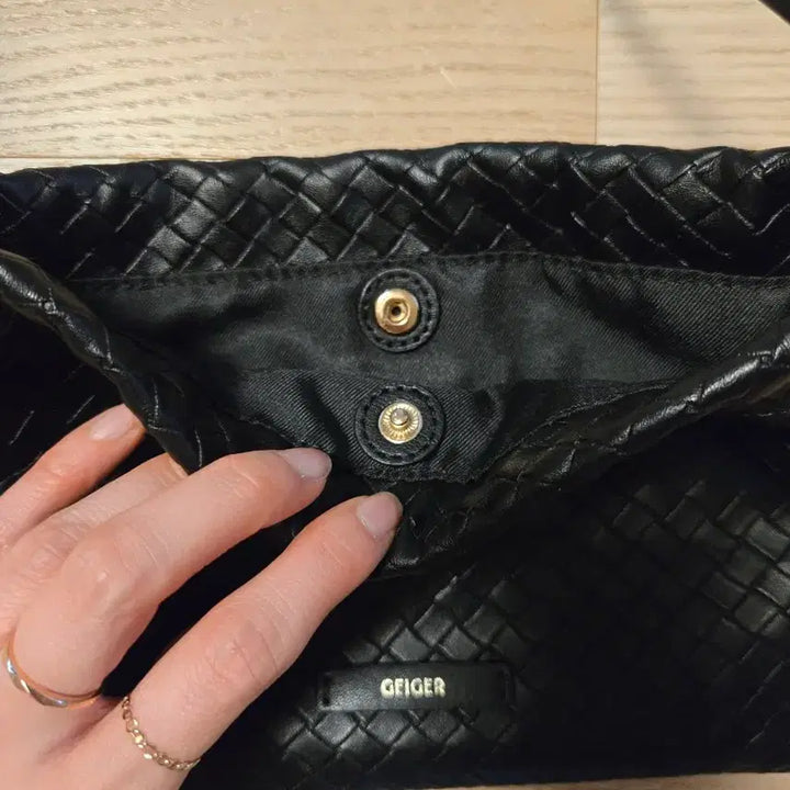 [BUNJANG] Geiger Mini Crossbody Bag / GEIGER 가이거 미니 크로스백