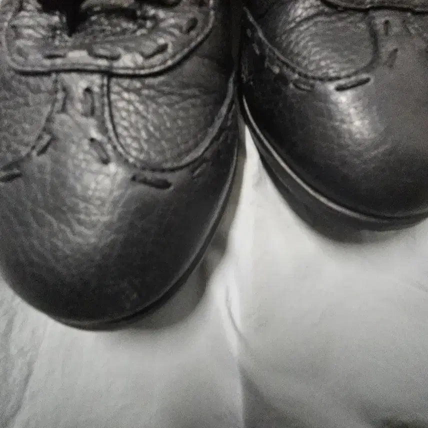 [BUNJANG] Fendi Leather Sneakers / 펜디 가죽 스니커즈