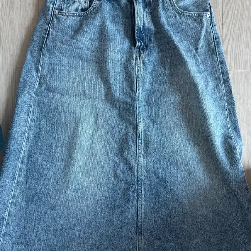 [BUNJANG] Whoau Denim Skirt Size M / 후아유 청치마 M사이즈 판매해요!
