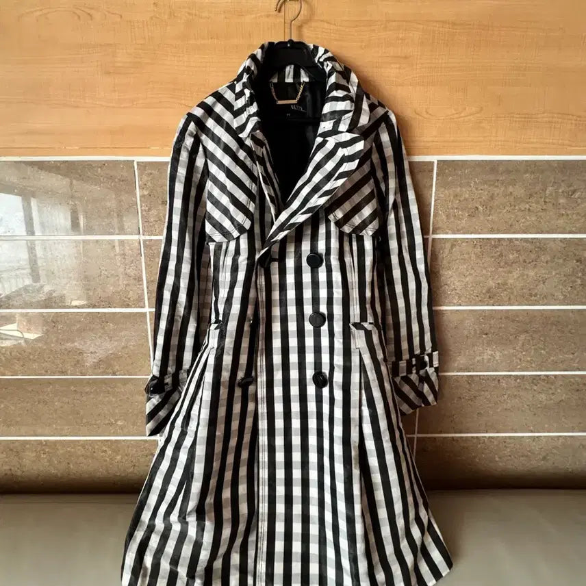 [BUNJANG] Stripe Black Trench Coat / 예측 스트라이프 블랙 트렌치