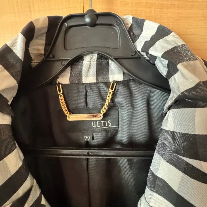 [BUNJANG] Stripe Black Trench Coat / 예측 스트라이프 블랙 트렌치