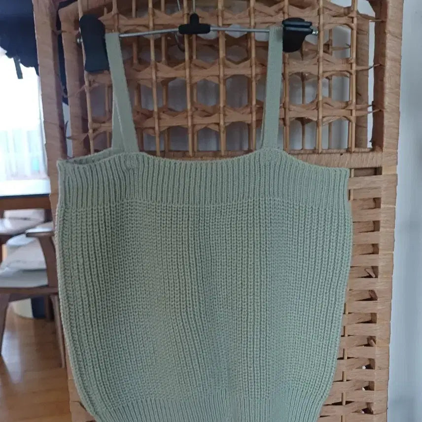 [BUNJANG] Mint Knit Cami Top Free Size / 민트 니트 끈나시 Free 사이즈