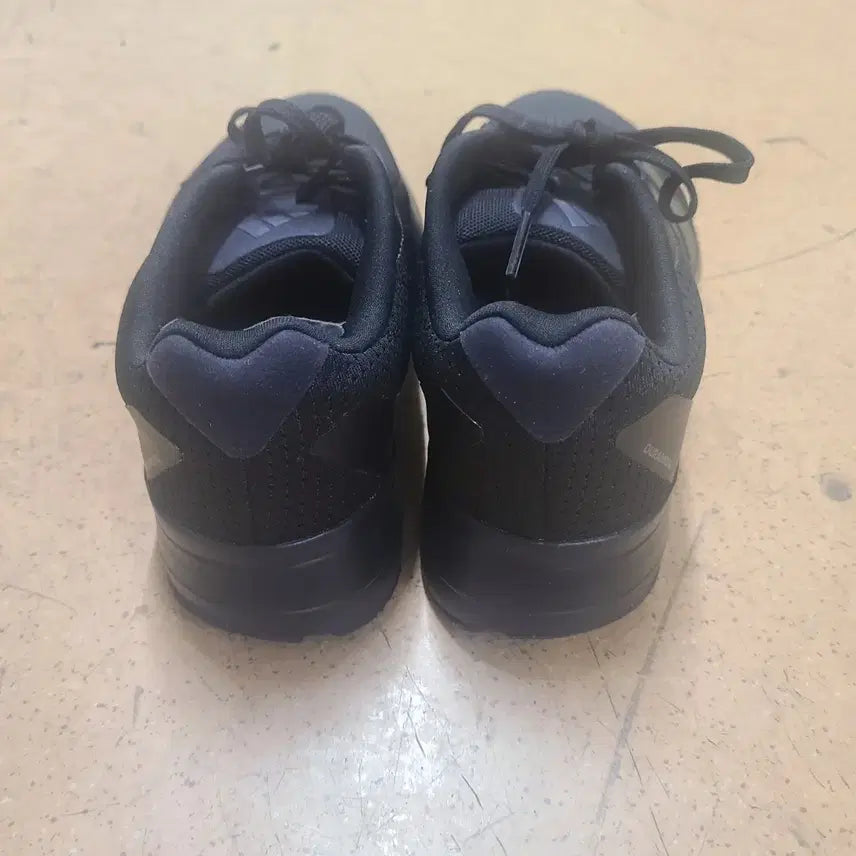 [BUNJANG] Adidas Black Sneakers / 아디다스 검정 운동화