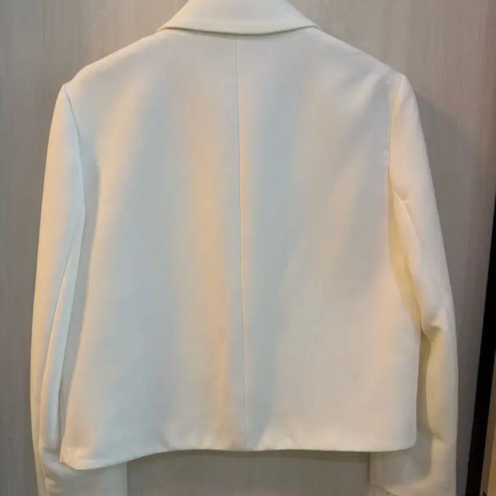 [BUNJANG] Zara Ivory Cropped Jacket Feather Detail Size S / 자라 아이보리 크롭자켓 s