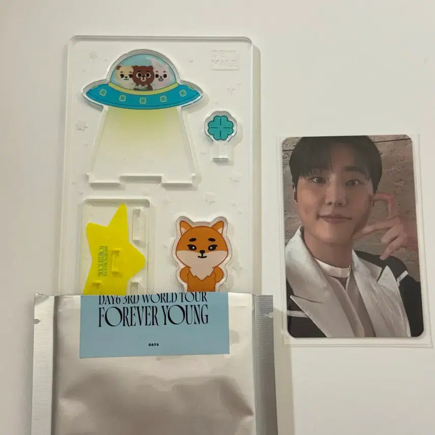 [SOLD OUT] 데이식스 포에버영 전국투어 아크릴 스탠드 밤성진 낮영현 밤도운 원가이하