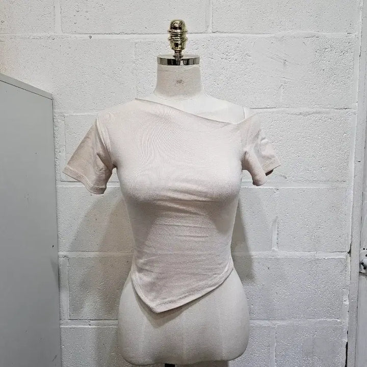 [BUNJANG] Off-Shoulder Crop Top - Light Beige / 한쪽어깨 오프숄더 크롭 무지 반팔- 연베이지
