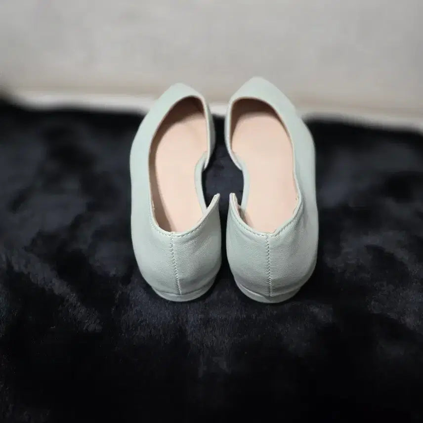 [SOLD OUT] 민트색 뾰족코 플랫 여성 구두