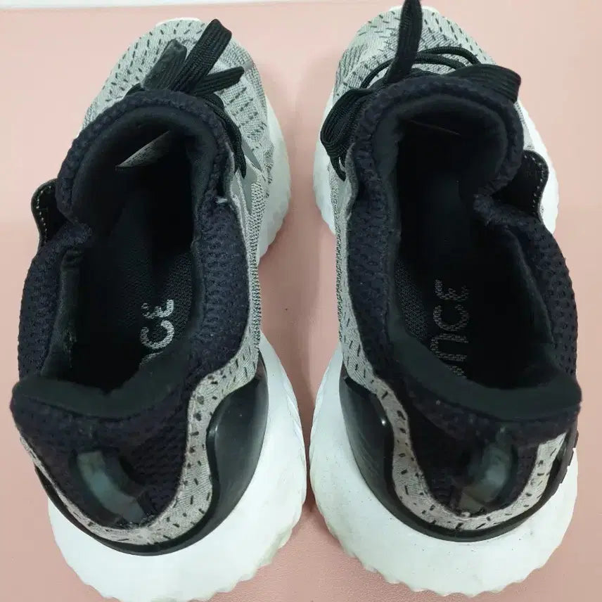 [BUNJANG] Adidas AlphaBounce Beyond Gray Sneakers (Size 235) / 아디다스 회색 알파바운스 비욘드 운동화 235사이즈