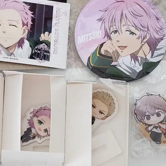 [BUNJANG] Winbre Acrylic Stand &amp; Badge Bundle Set / [새 상품, 일괄] 윈브레 키류 아크릴 스탠드, 뱃지