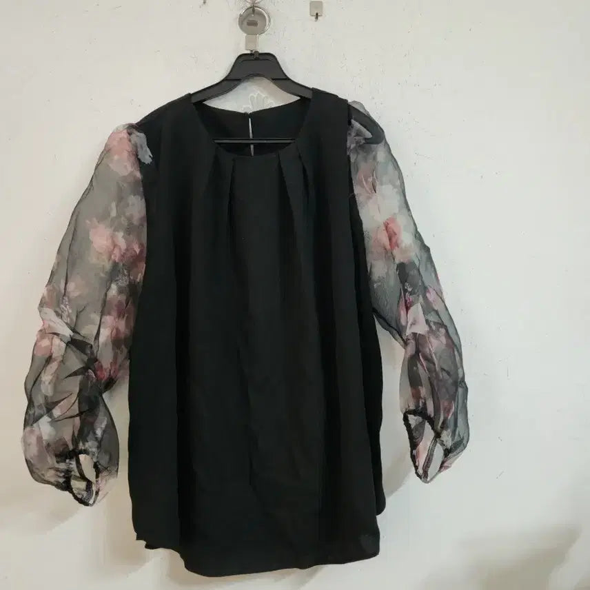 [BUNJANG] Floral See-Through Puff Sleeve Blouse / 플라워 시스루 블랙 블라우스 퍼프소매