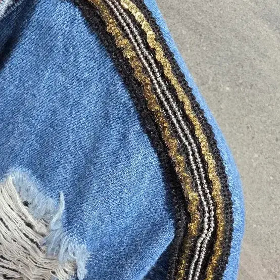 [BUNJANG] Embellished Denim Jacket / 아주 예쁜  청자켓,  비즈장식카라 스팽글  데미지 청자켓 , 거의
