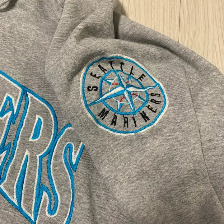 [BUNJANG] Russell Athletic Seattle Mariners Hooded Zip-up / 러셀애슬레틱 시애틀 매리너스 후드집업