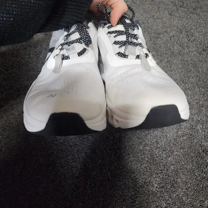 [BUNJANG] OnRunning Cloudmonster White Sneakers / 온러닝 클라우드 몬스터 화이트  280