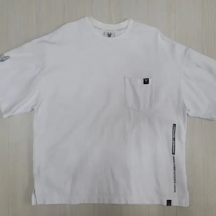 [BUNJANG] LifeWork Pocket Simple Lettering T-shirt / (L)라이프워크 포켓심플 레터링 반팔티셔츠 판매합니다