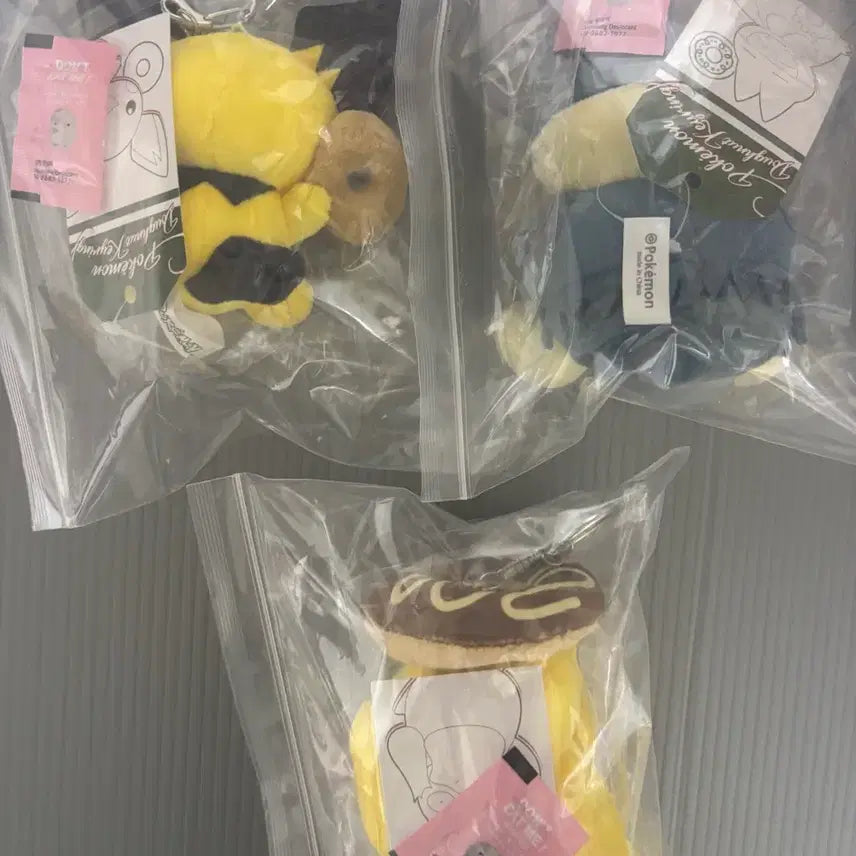 [BUNJANG] Krispy Kreme Pokemon Keyring Plush Bundle Set / (판매) 크리스피크림도넛 포켓몬 키링 인형 판매해요