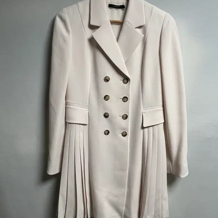 [BUNJANG] Jill Stuart Ivory Double-Button Pleated Jacket / 질스튜어트 아이보리 더블버튼 플리츠 자켓