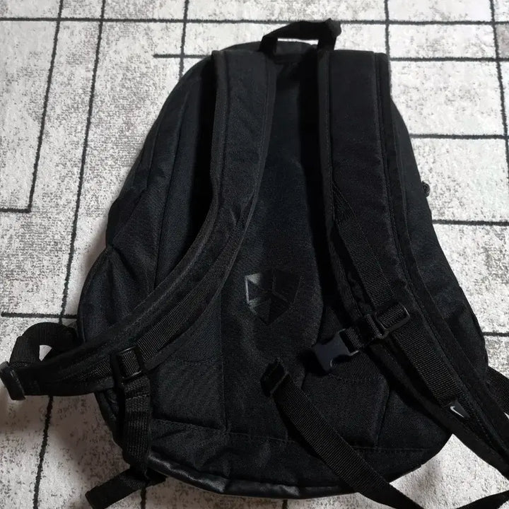 [BUNJANG] Nike Football Offense Backpack Black / 나이키 풋볼 오펜스 백팩 블랙 가방