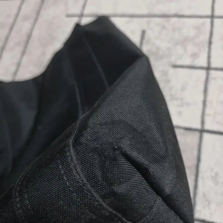 [BUNJANG] Carhartt Essential Tote Vertical Open Shoulder Bag / 칼하트 숄더백 에센셜 토트백 버티컬 오픈 블랙 가방