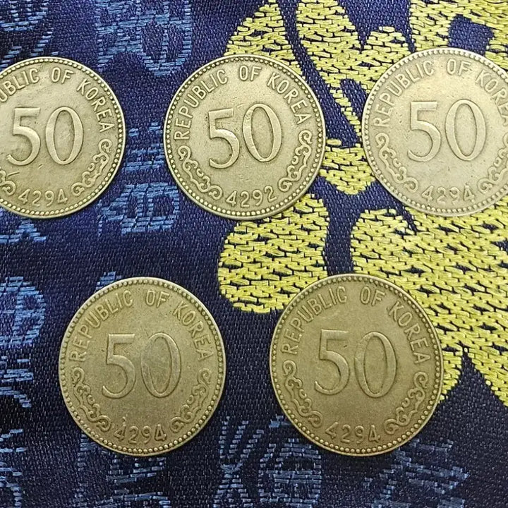 [BUNJANG] South Korea 50 Hwan Coin Bundle (5 Pieces) / 대한민국 50환 동전 5개 일괄