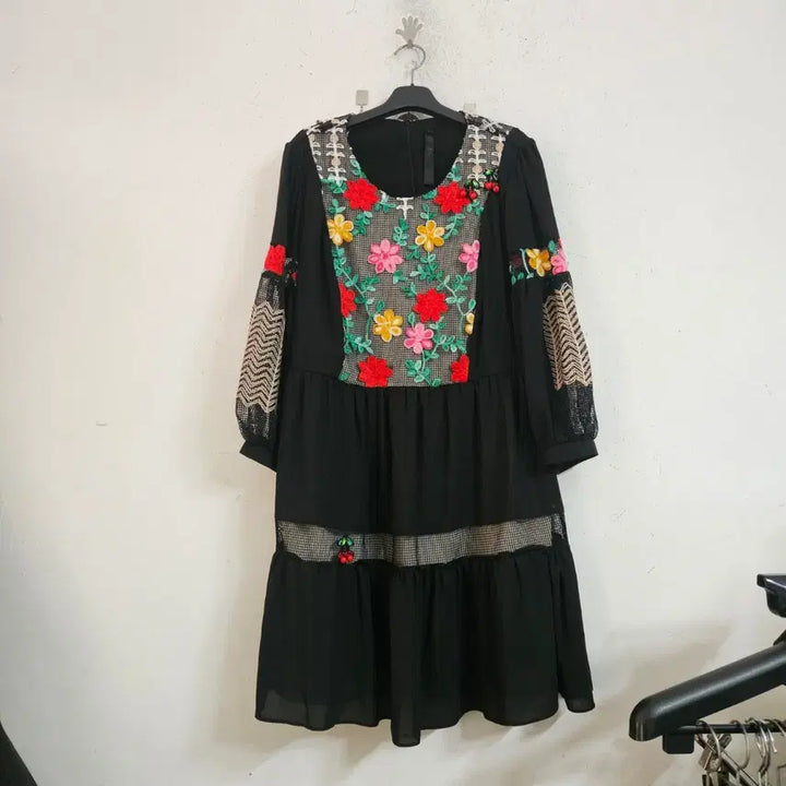 [BUNJANG] Black Long Dress with Flower Embroidery / 플라워 자수 블랙 롱 원피스