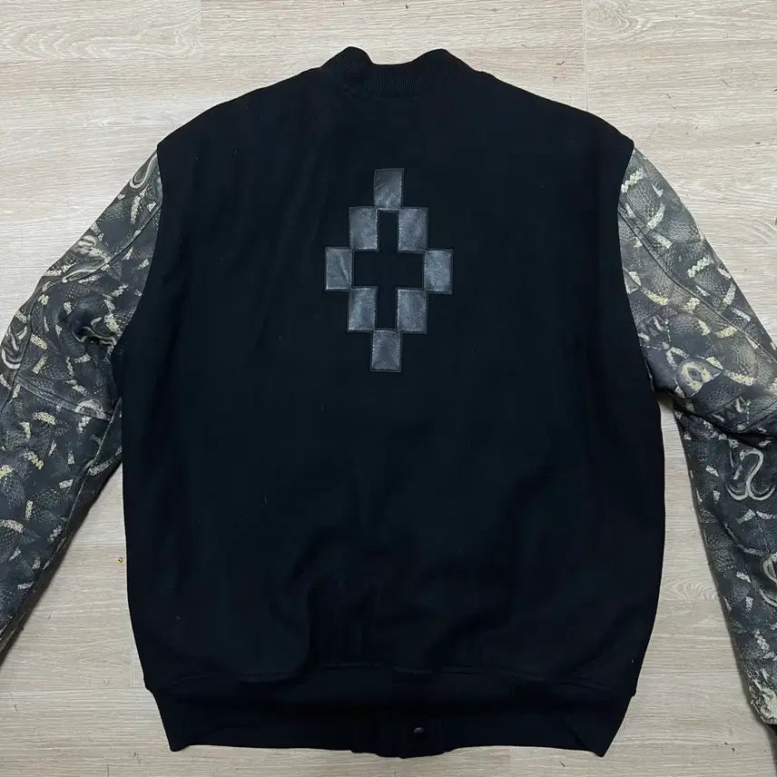 [BUNJANG] Marcelo Burlon Snake Pattern Varsity Jacket [Black] L / 마르셀로불론 스네이크 패턴 배색 스타디움 바시티 자켓 [블랙] L/100