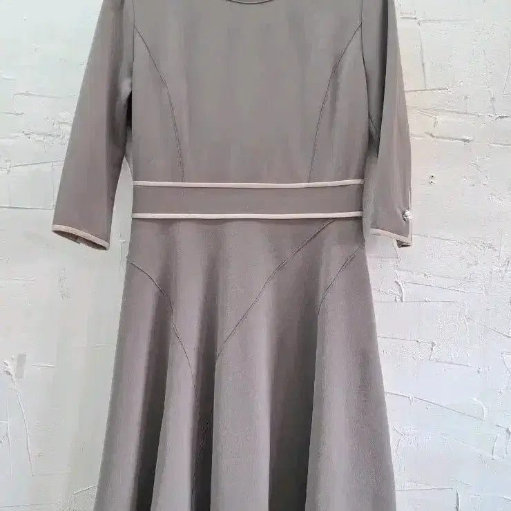 [BUNJANG] MICHAA Grey Flare Dress / 미샤 그레이 플레어 원피스 55