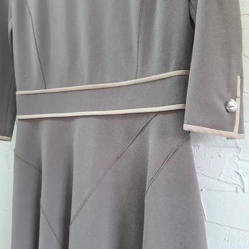 [BUNJANG] MICHAA Grey Flare Dress / 미샤 그레이 플레어 원피스 55
