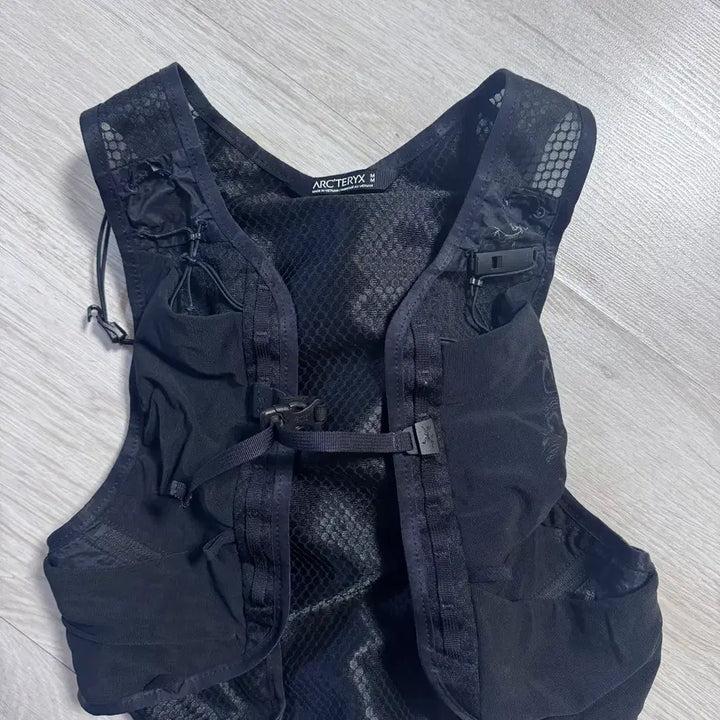 [SOLD OUT] 아크테릭스 노반7 하이드레이션 베스트