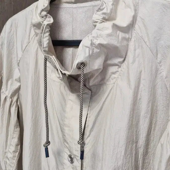 [SOLD OUT] 미샤 MICHAA(55~66/85) 바스락소재바람막이카키베이지
