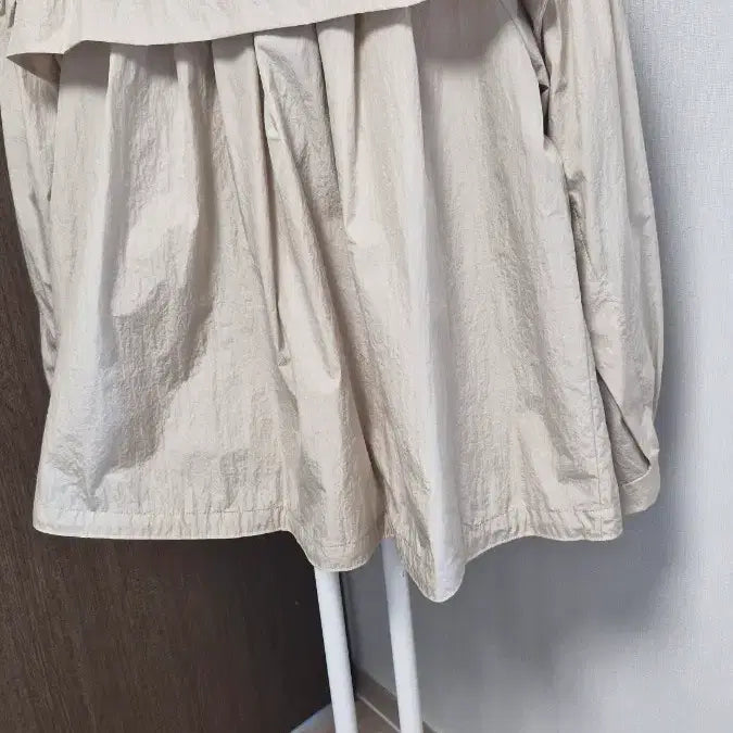 [SOLD OUT] 미샤 MICHAA(55~66/85) 바스락소재바람막이카키베이지