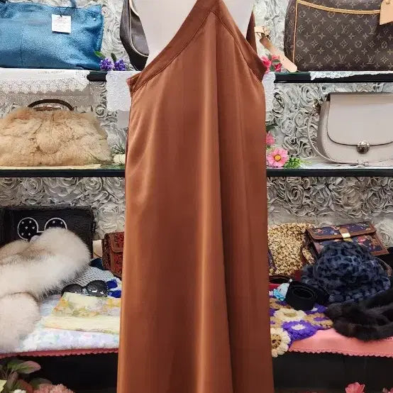 [BUNJANG] V-Neck Sleeveless Long Dress / 디자인 이쁜 뷔스티에 롱원피스(FREE)