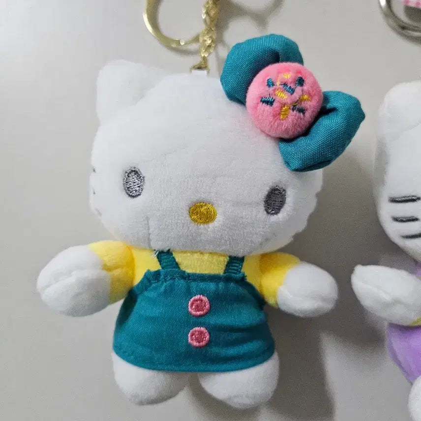 [BUNJANG] Sanrio Hello Kitty Doll Keyring / 산리오 헬로키티 인형 키링(개별가)