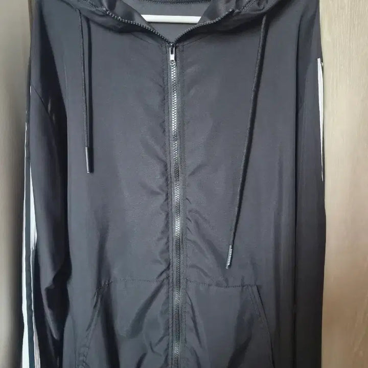 [BUNJANG] Hooded Windbreaker Jacket / 보세 후드 바람막이