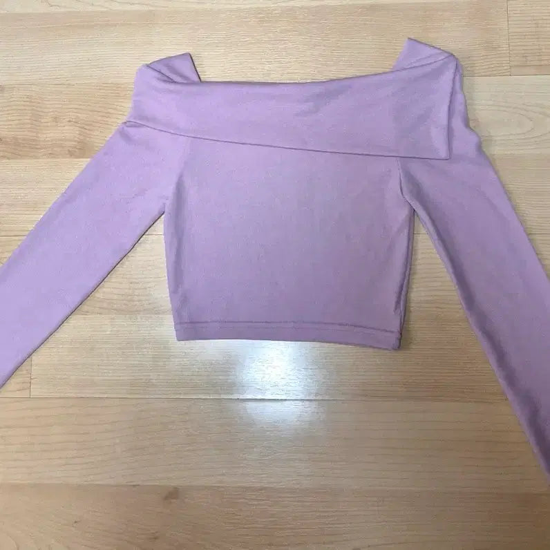 [SOLD OUT] 크롭 오프숄더