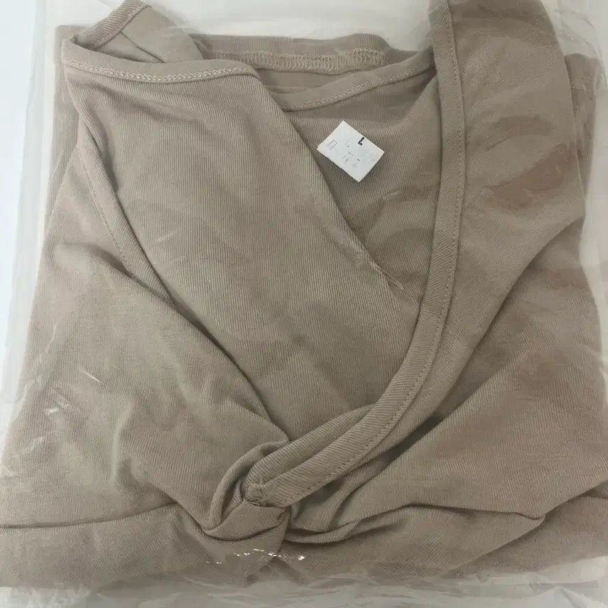 [BUNJANG] Long Sleeve V-Neck T-Shirt / 긴팔 브이넥 티셔츠(새상품)