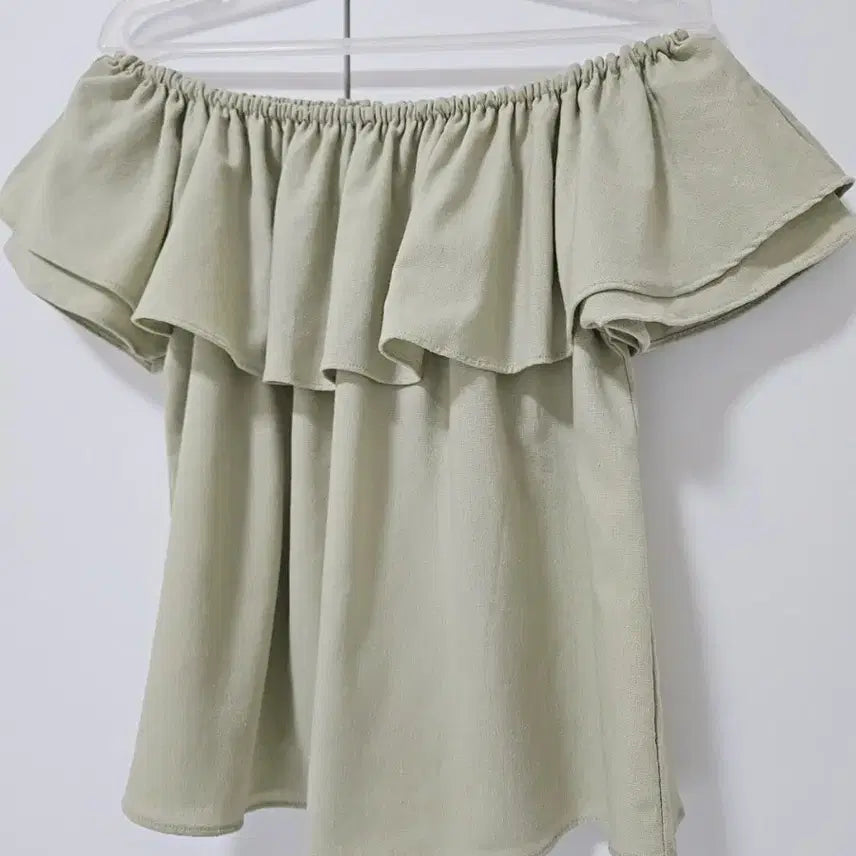 [BUNJANG] Off-Shoulder Frill Blouse / 오프숄더 프릴 블라우스