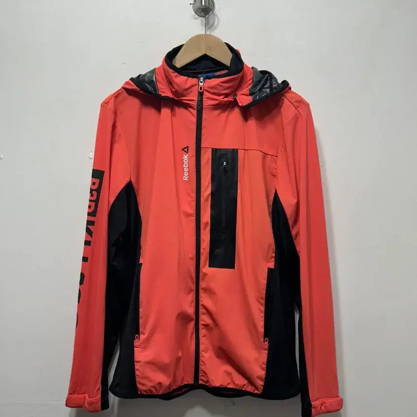 [BUNJANG] Reebok Orange/Black Hooded Windbreaker Jacket / 리복 오렌지/블랙 후드 바람막이 자켓 점퍼 100사이즈