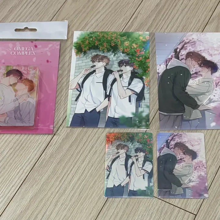 [SOLD OUT] bl 투니크 오메가콤플렉스 오콤 방문 일러스트 포카 워터 글리터 명찰